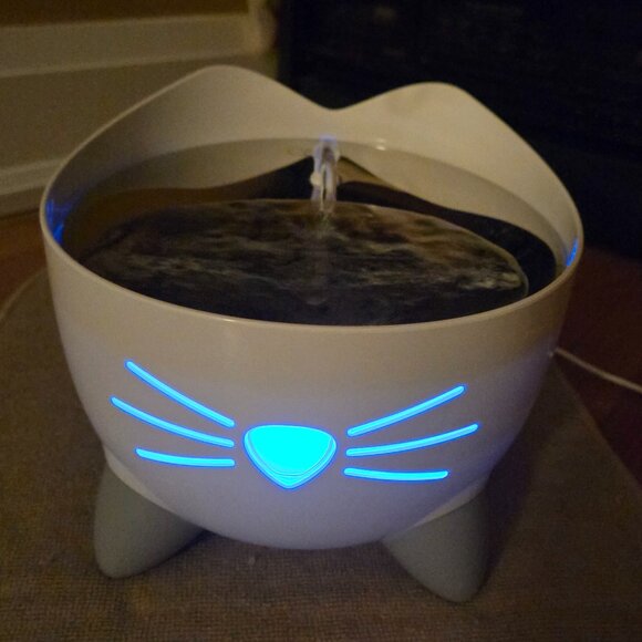 Catit Pixi Water Fountain (drinking fountain) - Picture 2 of 8